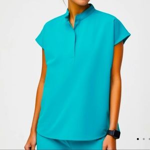 FIGS XL Rafaela scrub top in teal